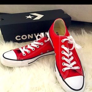 Classic low top converse sneakers